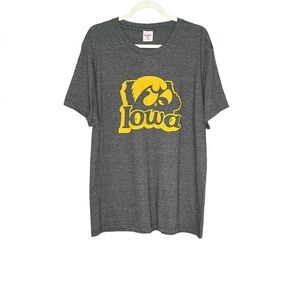 Charlie Hustle Iowa Hawkeyes Outline Short Sleeve T-Shirt Gray Yellow NWT